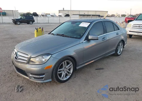 2013 Mercedes-Benz C 250 Sport из США, поврежденный, VIN WDDGF4HB6DR269993